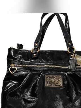 Coach Poppy Daisy Liquid Gloss Black Patent Tote Shoulder Bag Gold Charm